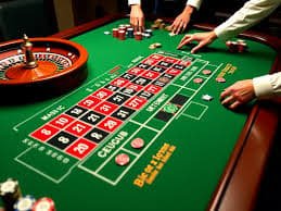 Pengguna angkaraja menikmati hiburan sports dan casino melalui berbagai perangkat mobile